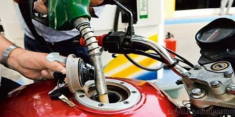 5 லிட்டர் பெட்ரோல் வாங்கினால் 1 லிட்டர் இலவசம்..!
