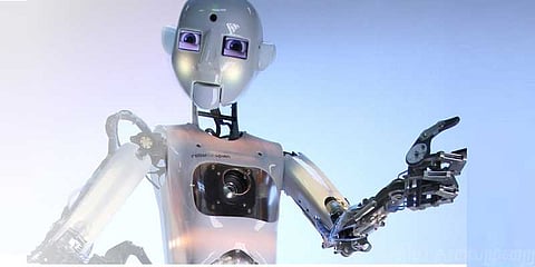 ஆடையை போன்று அணிந்துகொள்ளும் ரோபோ