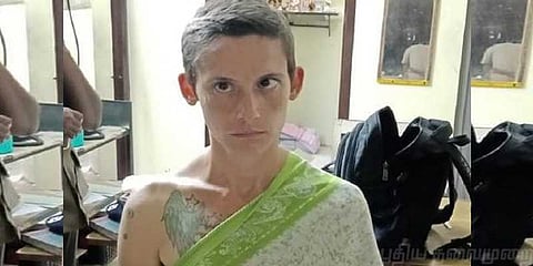 அரை நிர்வாண கோலத்தில் திரிந்த அமெரிக்கப் பெண் மீட்பு