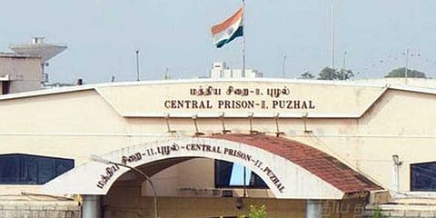 புழல் சிறையில் வார்டன்கள் அதிரடி இடமாற்றம்