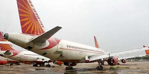 வானிலை மோசம், எரிபொருள் காலி, சிஸ்டம் கோளாறு... இருந்தும் 370 பேரை காப்பாற்றிய விமானி!