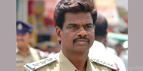 எம்.பி., எம்.எல்.ஏக்களின் நாக்கு துண்டிக்கப்படும்: போலீஸ் இன்ஸ்பெக்டர் எச்சரிக்கை