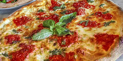 மூணு வருஷம் கடந்தாலும் இந்த பீட்சா கெட்டுப்போகாது !