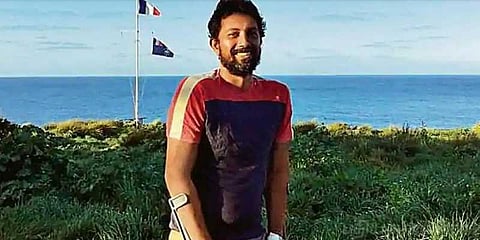 சிகிச்சை பெற்று வரும் கடற்படை அதிகாரியிடம் நலம் விசாரித்தார் பிரதமர் மோடி!