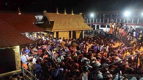 சபரிமலையில் பெண்களுக்கு அனுமதி: சீராய்வு மனு தாக்கல் செய்ய தேவசம் போர்டு முடிவு