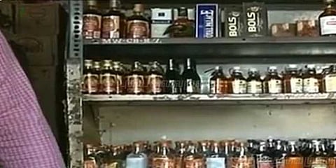 அனுமதியின்றி செயல்பட்ட 14 டாஸ்மாக் - புதிய தலைமுறை செய்தியால் சீல் வைப்பு