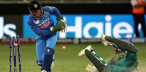 “அடுத்தடுத்து ஸ்டம்பிங்” - 800 விக்கெட் சாய்த்தார் தோனி