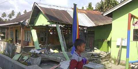 இந்தோனேசியாவில் சுனாமி தாக்குதல்: 30 பேர் பலி