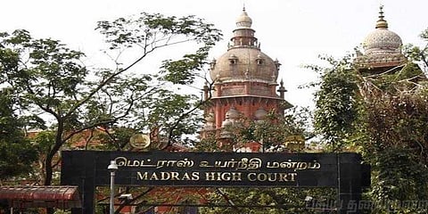 வெளிநாட்டில் மருத்துவப் படிப்பு: சென்னை உயர்நீதிமன்றம் அதிரடி உத்தரவு