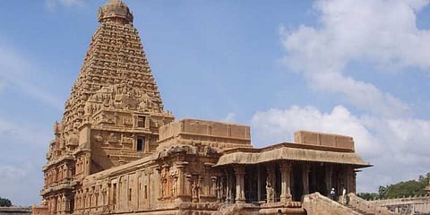 பக்தர்கள் வெளியேற்றம்: தஞ்சை பெரிய கோயிலில் ஆய்வு