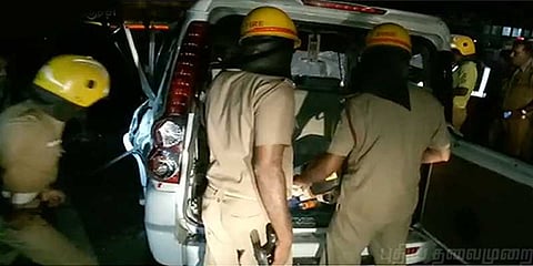 லாரி மீது கார் மோதி 8 பேர் பலி: திருச்சி அருகே பயங்கரம்!