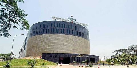 மக்களின் வரிப்பணம் வீணடிப்பு: உயர் நீதிமன்றம் கருத்து