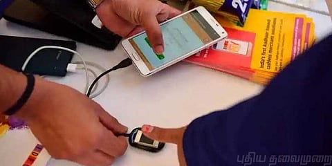 “ஆதார் வாங்குவதை எப்படி நிறுத்துவீர்கள்” - சிம்கார்டு நிறுவனங்களுக்கு ஆதார் ஆணையம் கேள்வி