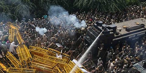 நள்ளிரவில் டெல்லி புறப்பட்ட விவசாயிகள்