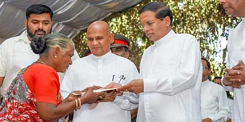 தமிழர்கள் இடத்தை திரும்பக் கொடுங்கள் - ராணுவத்துக்கு இலங்கை அதிபர் உத்தரவு