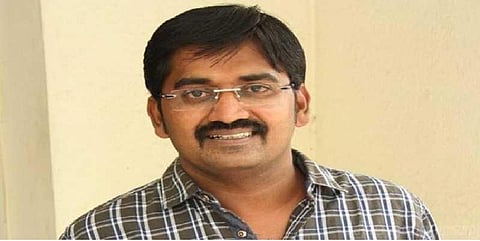 ட்விட்டரில் மோதிக்கொண்ட கருணாகரன்- விஜய் ரசிகர்கள்!