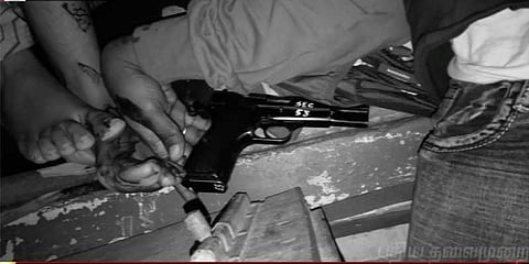 காதலியை சுட்டுக்கொன்று போலீஸ் தற்கொலை.. பிறந்த நாளில் நடந்த சோகம்