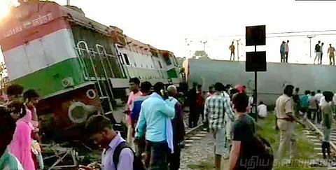 உ.பி.யில் ரயில் தடம் புரண்டு விபத்து: 5 பேர் உயிரிழப்பு