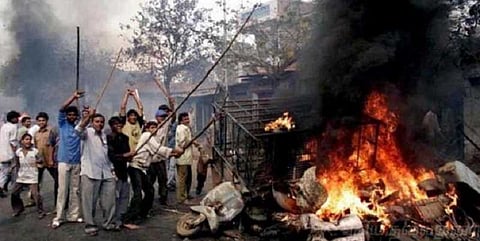 “என்னுடைய மகனை தூக்கிலிடுங்கள், மற்றவர்களை தாக்காதீர்கள்” - தாய் உருக்கம்