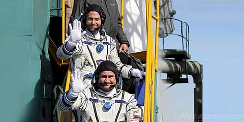 ராக்கெட்டில் கோளாறு; உயிர் தப்பிய வீரர்கள்