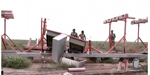 திருச்சி விமான நிலைய சுவரில் மோதிய ஏர் இந்தியா விமானம்: மும்பையில் தரையிறக்கம்!