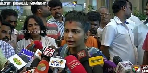 “உண்மை என்னவென வைரமுத்துவிற்கே தெரியும்” - சின்மயி காட்டம்