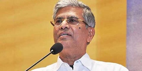 “பிறக்கும் போதே நீங்கள் அரசியல்வாதியாக பிறந்தீர்களா?” எஸ்.ஏ.சந்திரசேகர் காட்டம்