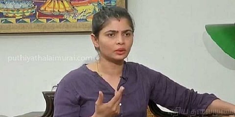 ஆண்டாள் சர்ச்சைக்காக குறிவைக்கப்படுகிறாரா வைரமுத்து? சின்மயி விளக்கம்