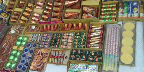 ஆன்லைனில் பட்டாசு விற்க தடை : உயர்நீதிமன்றம்