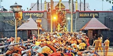 சபரிமலையில் இன்று நடை திறப்பு : பெண்களை தடுப்பதால் பதற்றம் !