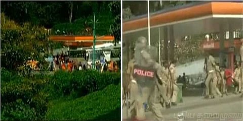 சபரிமலையில் போராட்டக்காரர்கள் கல்வீசி தாக்குதல் : போலீஸ் தடியடி..