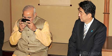 மோடிக்கு வீட்டில் விருந்தளிக்கும் ஜப்பான் பிரதமர் : முதன்முறையாக தனி கவுரவம்