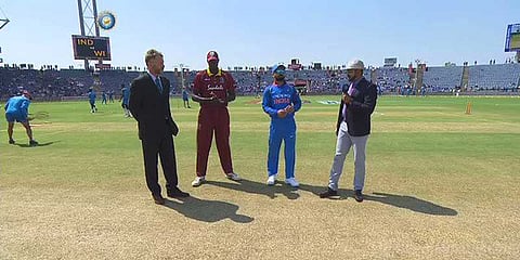 ஜடேஜா, உமேஷ், ஷமி நீக்கம்: இந்திய அணி பந்துவீச்சு தேர்வு