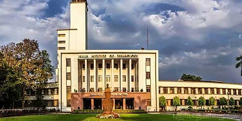 தூக்கில் தொங்கிய ஐஐடி மாணவர் சடலம் மீட்பு