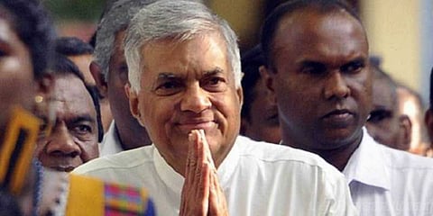 ரணில் விக்ரமசிங்கே பிரதமராக நீடிப்பார் - இலங்கை நாடாளுமன்ற சபாநாயகர் அதிரடி