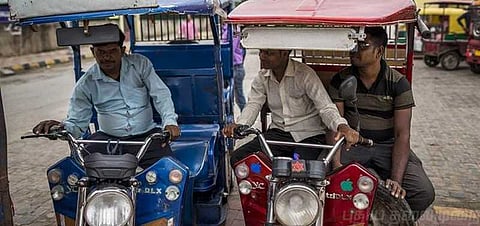 இ-ரிக்ஷாக்களில் இனிமேல் தானாகவே இயங்கும் ஆட்டோமெட்டிக் ஹெட்லைட்..!