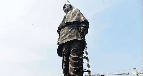 குஜராத்தில் உலகின் மிக உயர சிலை திறப்பு விழா.. தமிழக அமைச்சர்கள் பங்கேற்பு