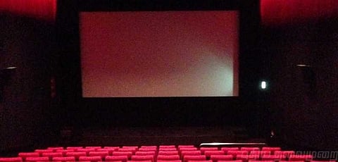 தீபாவளி... திரையரங்குகளில் கூடுதல் காட்சிக்கு தமிழக அரசு அனுமதி