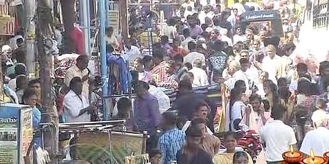 களைகட்டிய தீபாவளி: தி.நகரில் குவிந்த மக்கள்