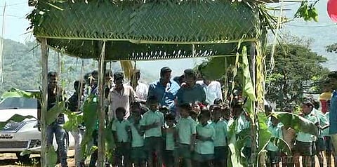 பள்ளி குழந்தைகளுடன் பசுமை தீபாவளியை கொண்டாடிய கல்லூரி மாணவர்கள்..!