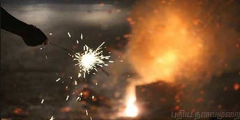 விதியை மீறி தமிழகத்தில் பட்டாசு வெடித்த 2 ஆயிரம் பேர் மீது வழக்குப் பதிவு