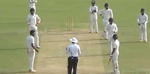 ஸ்பின் ஓவர் என்பதற்காக இப்படியா? - வைரலான வீடியோ