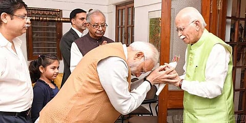 அத்வானிக்கு பிரதமர் மோடி நேரில் பிறந்தநாள் வாழ்த்து