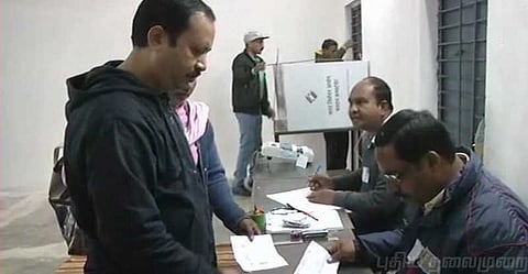 சத்தீஸ்கரில் முதல்கட்ட தேர்தல்... காலையிலேயே மக்கள் ஆர்வமுடன் வாக்களிப்பு