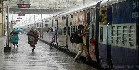கஜா புயல் முன்னெச்சரிக்கை - ரயில் சேவைகளில் மாற்றம்