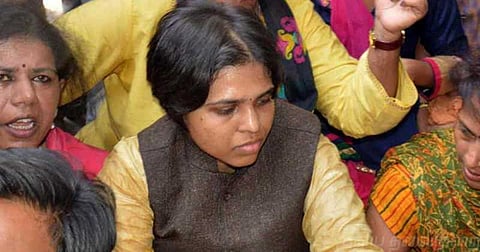 'பெண்ணியவாதிகளை சபரிமலைக்கு அழைத்துச் செல்ல முடியாது' டாக்ஸி ஓட்டுநர்கள் முடிவு