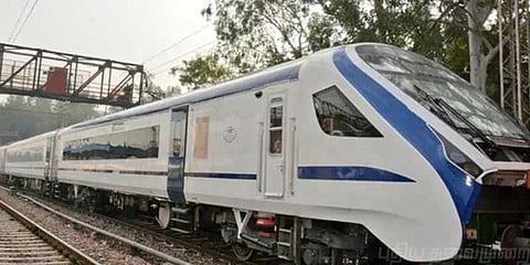 இந்தியாவின் முதல் என்ஜின் இல்லாத ரயில்: இன்று சோதனை ஓட்டம்!