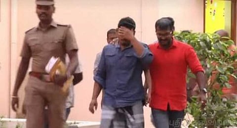 ஐ போன் தொழில்நுட்பத்திற்கே சவால்.. ஹேக் செய்து விற்கும் சென்னை இளைஞர் கைது..!