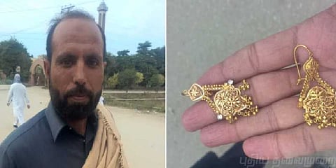 பாகிஸ்தானில் கூலித் தொழிலாளியின் நெகிழ்ச்சியூட்டும் நேர்மை !