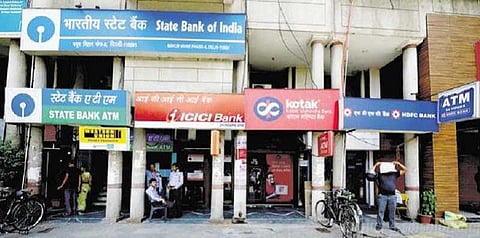 மூன்று மாதத்தில் 50 சதவீதம் ஏடிஎம்கள் மூடப்படும் - புதிய தகவல்